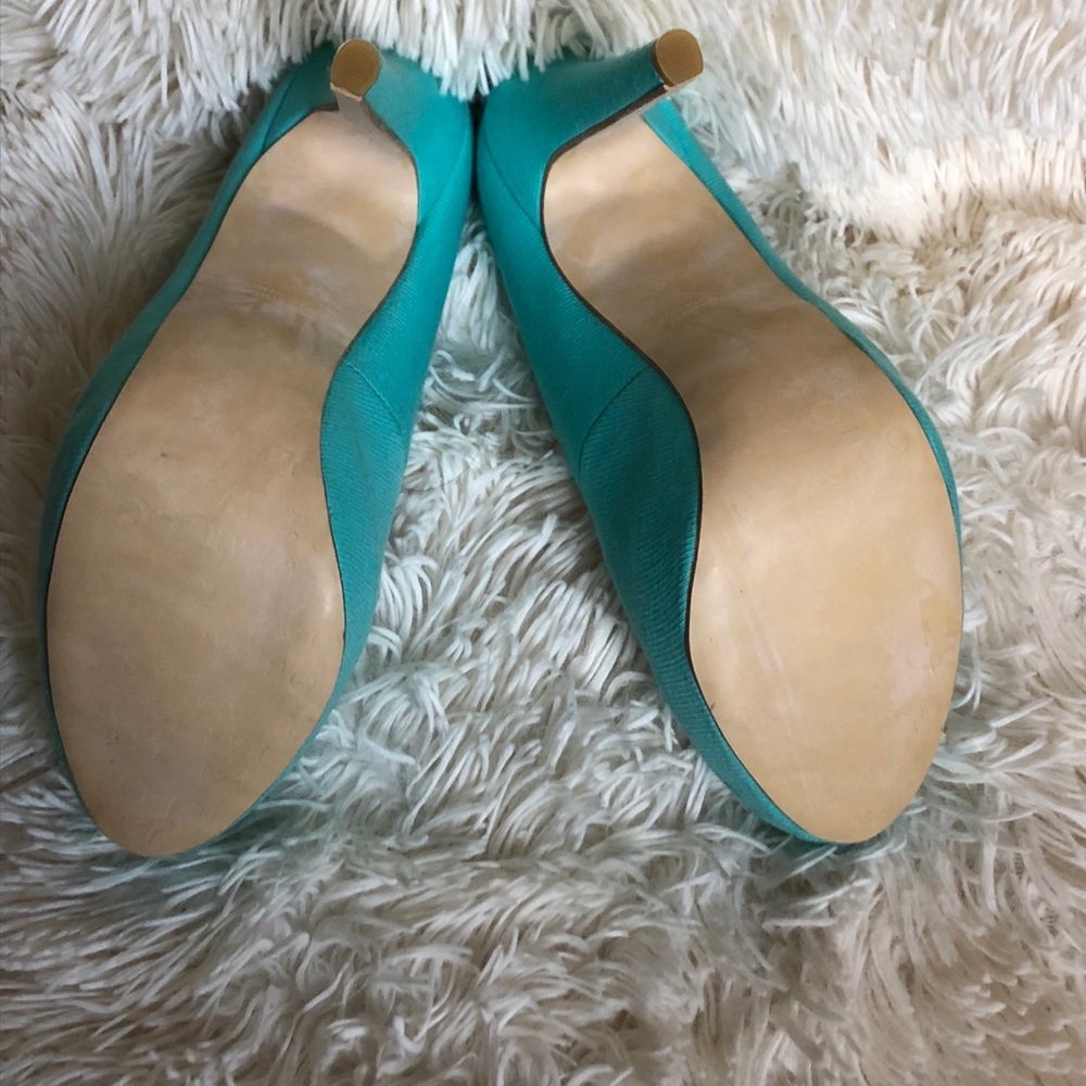 Turquoise pumps - Picture 3 of 3